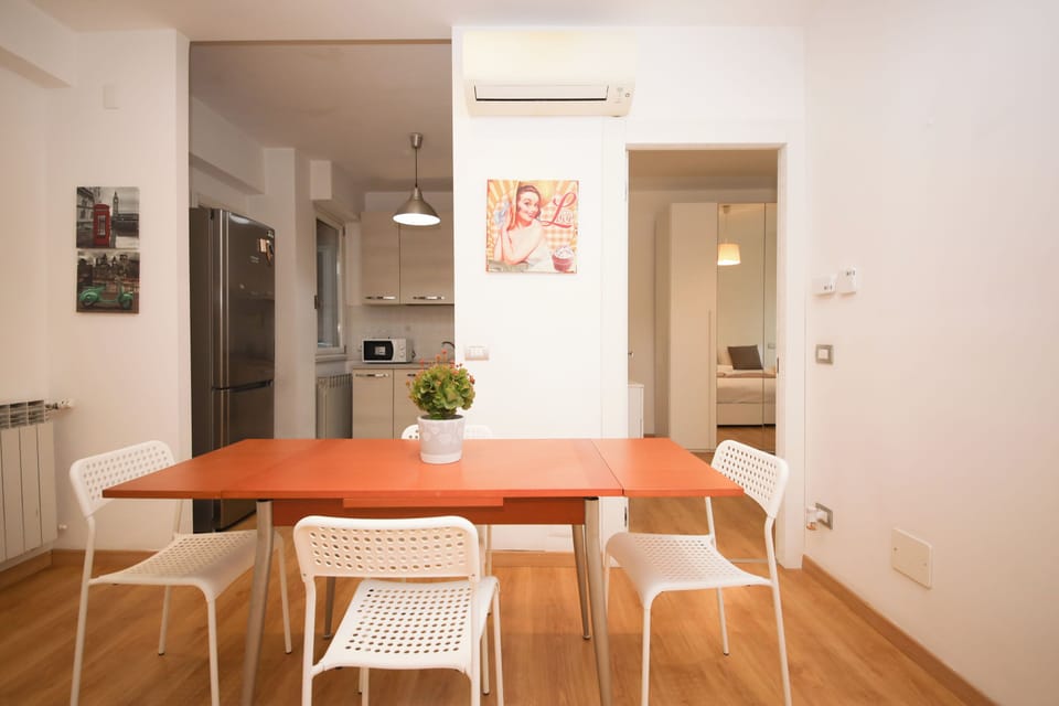 Apartment (2 Bedrooms) | Living area