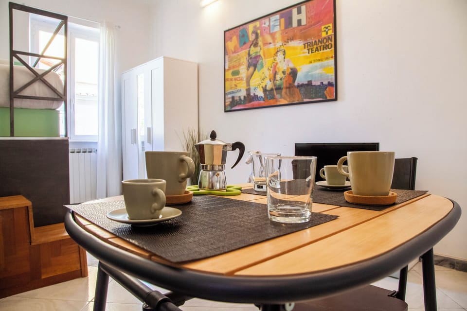 Studio (0 Bedroom) | Living area | 32-inch TV with cable channels