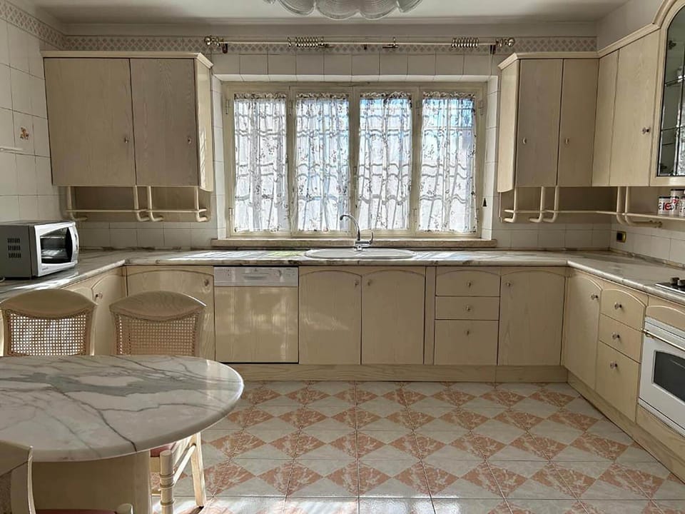 Villa | Private kitchen | Microwave