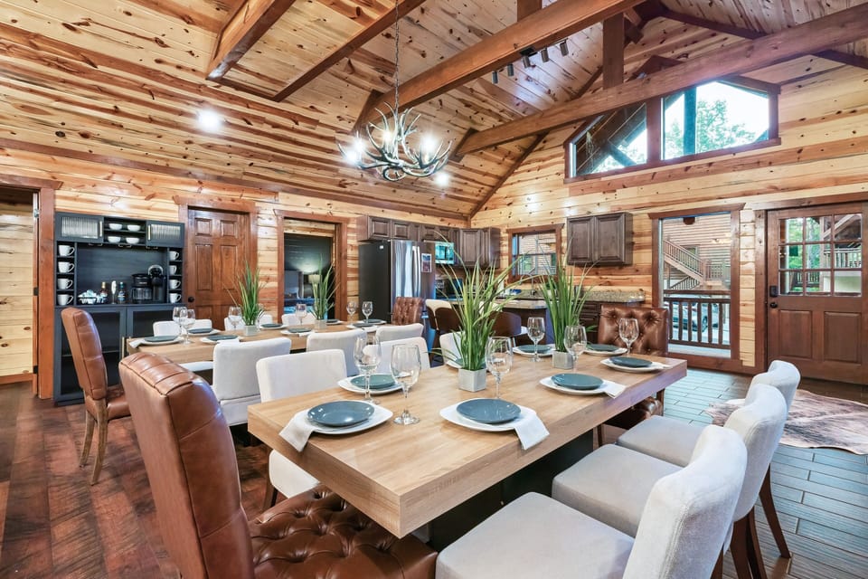 Luxury Cabin, Mountain View | Private kitchen | Full-size fridge, microwave, oven, stovetop
