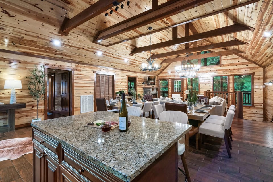 Luxury Cabin, Mountain View | Private kitchen | Full-size fridge, microwave, oven, stovetop