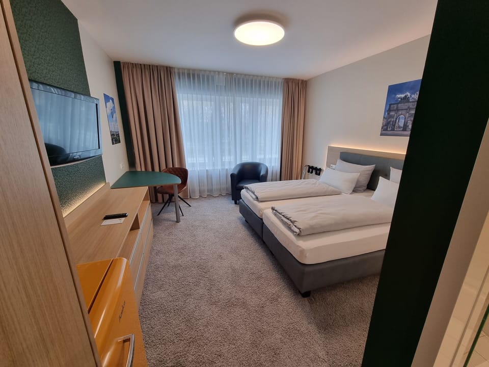 Executive Double Room, Park View | Hypo-allergenic bedding, in-room safe, individually decorated