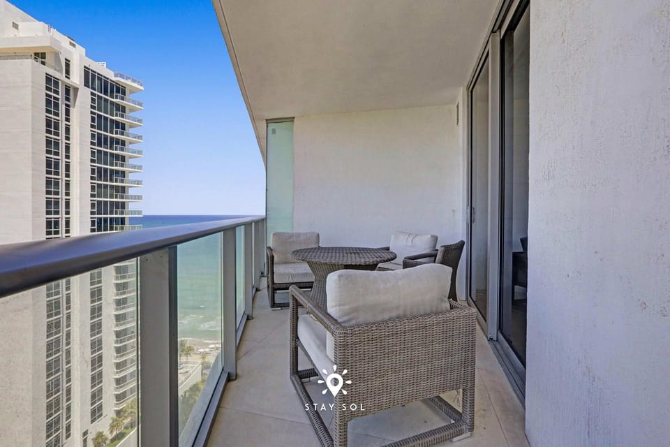 Balcony - views 