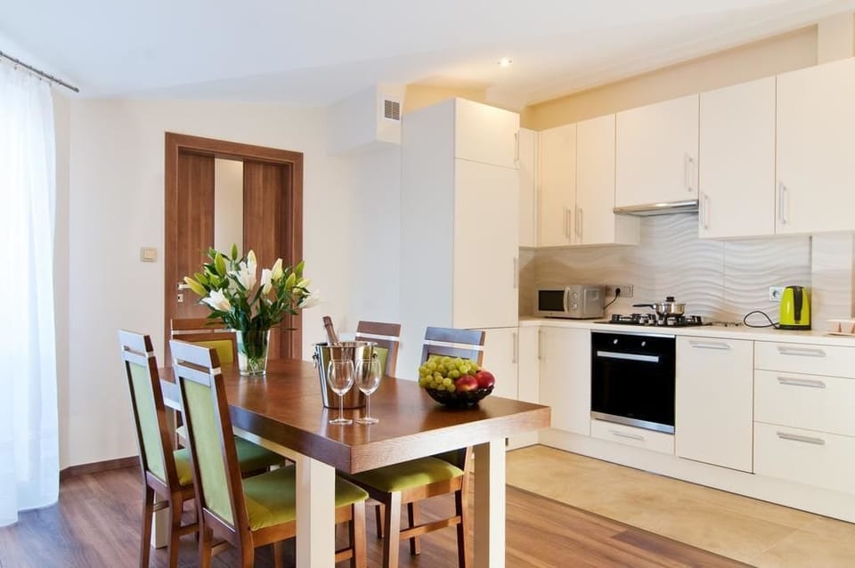 Executive Apartment | Private kitchenette | Fridge, electric kettle