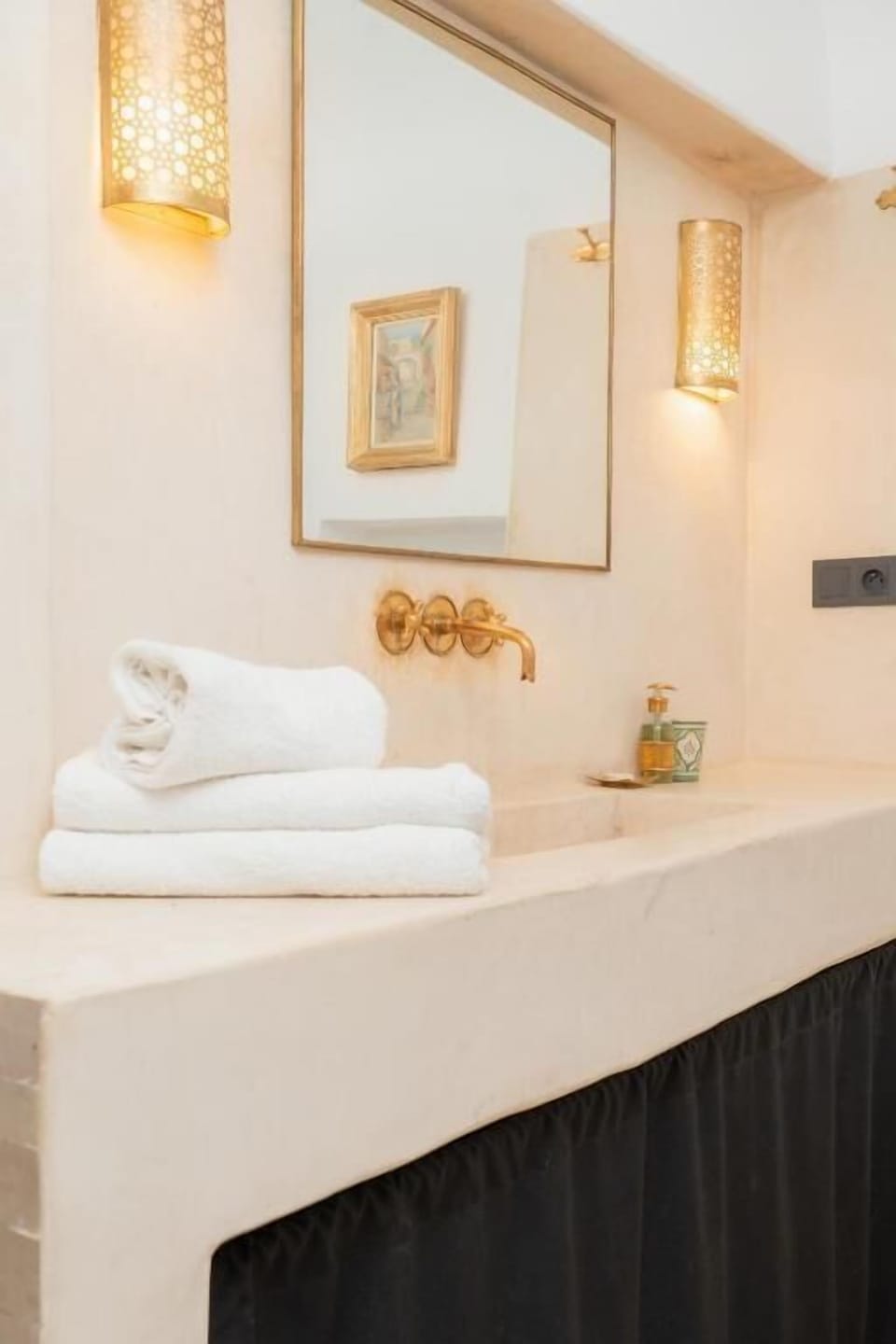 Exclusive Double Room | Bathroom | Hair dryer, towels