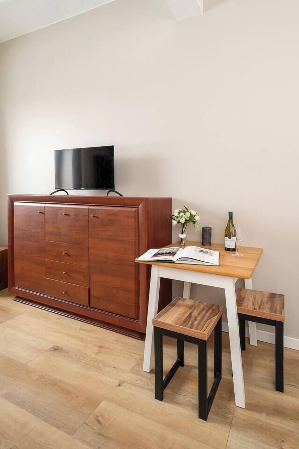 Łódź City Centre One Bedroom Apartment with Parking | Book Now With RENTUJEMY