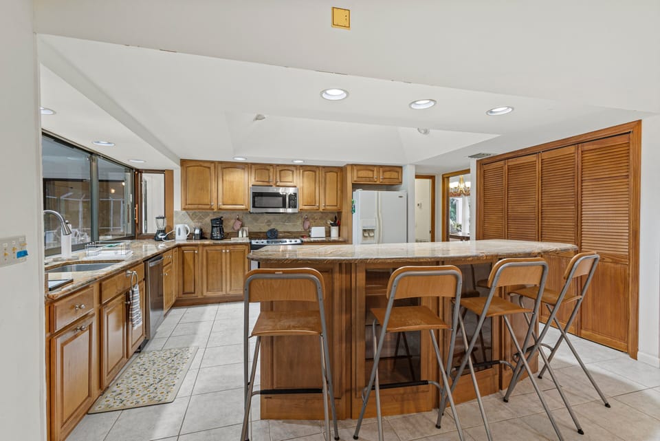 House, Multiple Beds, Pool Access, Garden View (St Christopher's Retreat) | Private kitchen | Dining tables