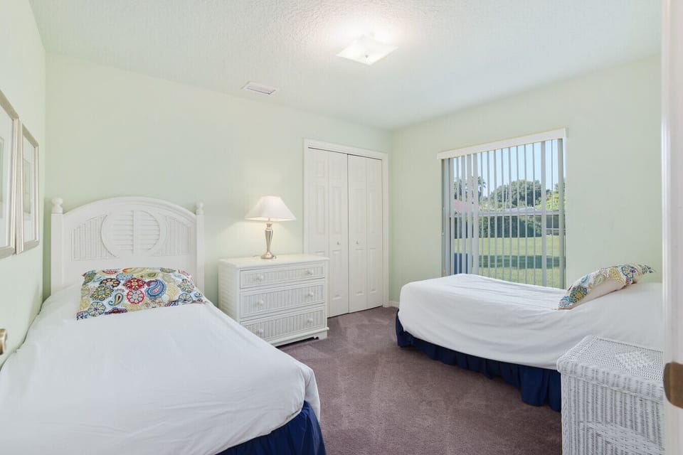 3rd Guest Bedroom with 2 Twin beds