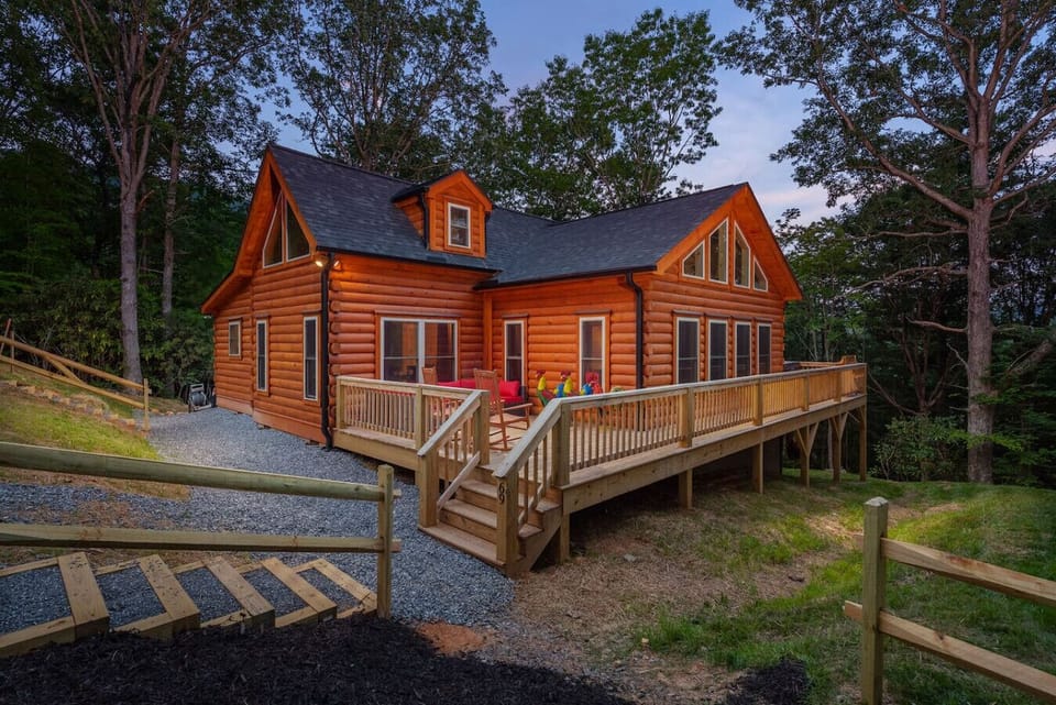 There`s no lack of outdoor lighting around the cabin! At night this area looks truly magical from the fire pit or coming down the driveway.