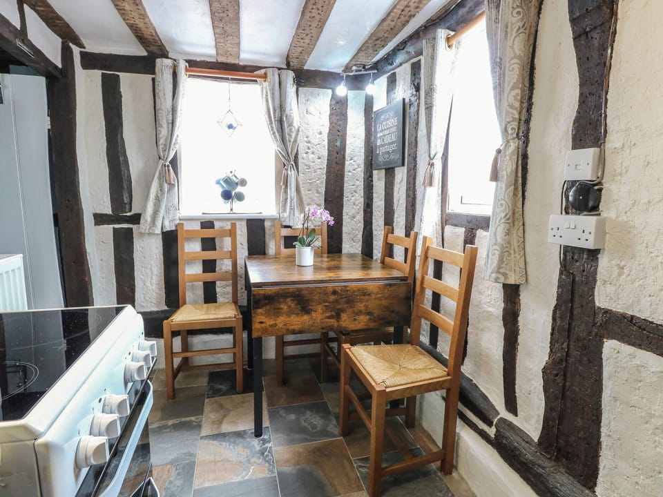 Cottage | Interior