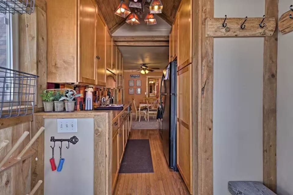 Front Entrance / Mud Room / Kitchen