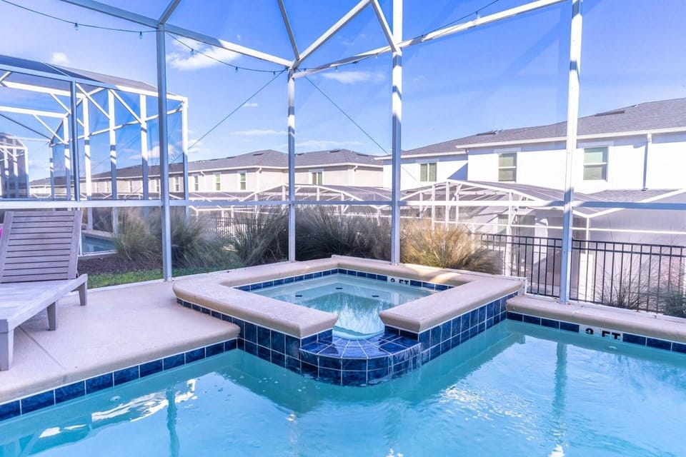 Private Spa (pool heat available in the cooler months)