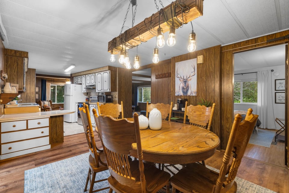 Dining room off of kitchen
