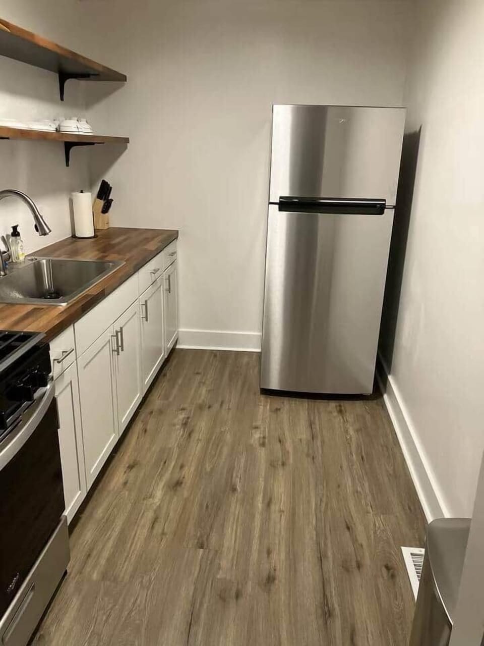This well-appointed kitchen includes a Fridge, and plenty of counter space, as well as all the utensils and cookware you need to prepare meals. 