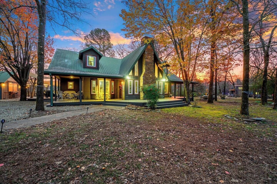 3500 hundred sq ft cabin on 1.67 acres