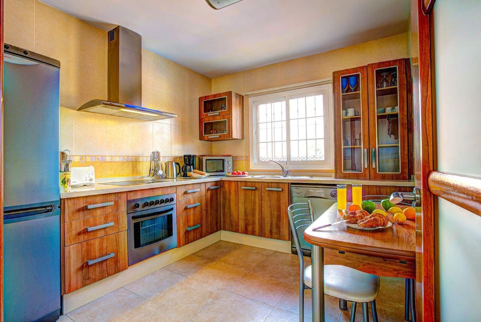 Villa Reyes image