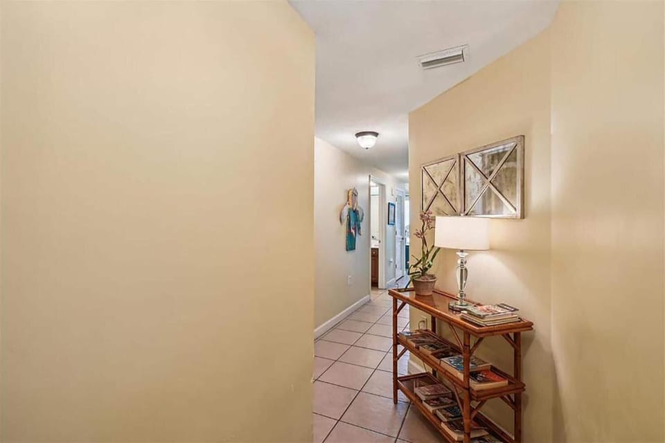 Condo, 1 Queen Bed with Sofa bed (Seychelles 602) | Interior