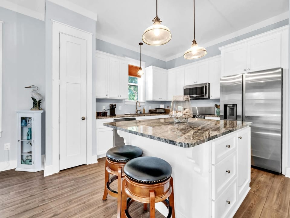 House, Multiple Beds (The Grand Castle) | Private kitchen | Oven, cookware/dishes/utensils
