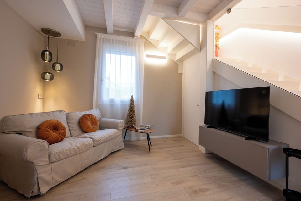 Flat-screen TV, heated floors