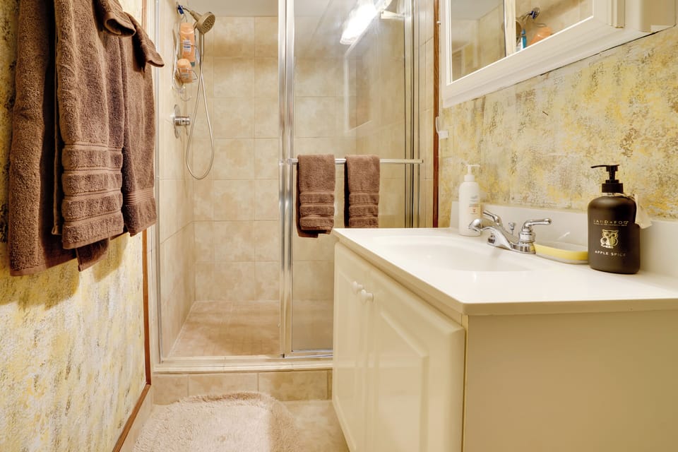 Bathroom | Towels Provided