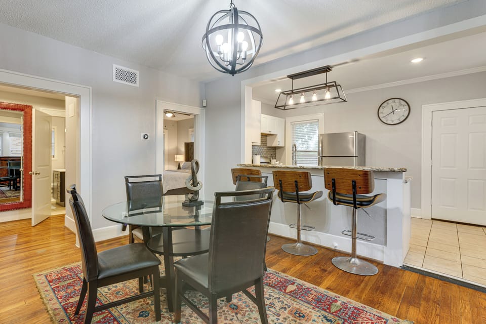 Dining Area | Kitchen