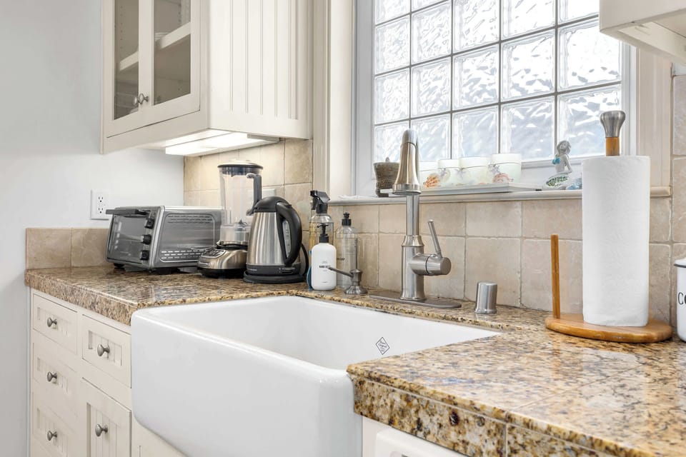 Kitchen Essentials Included: Toaster Oven, Blender & Electric Kettle