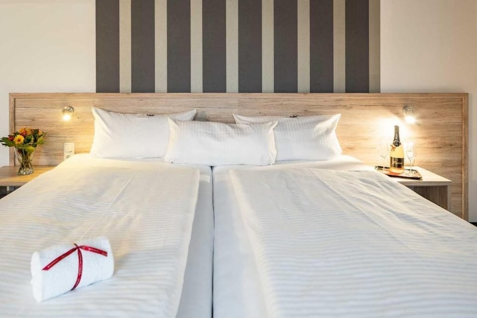 Business Double Room | Desk, soundproofing, iron/ironing board, free WiFi