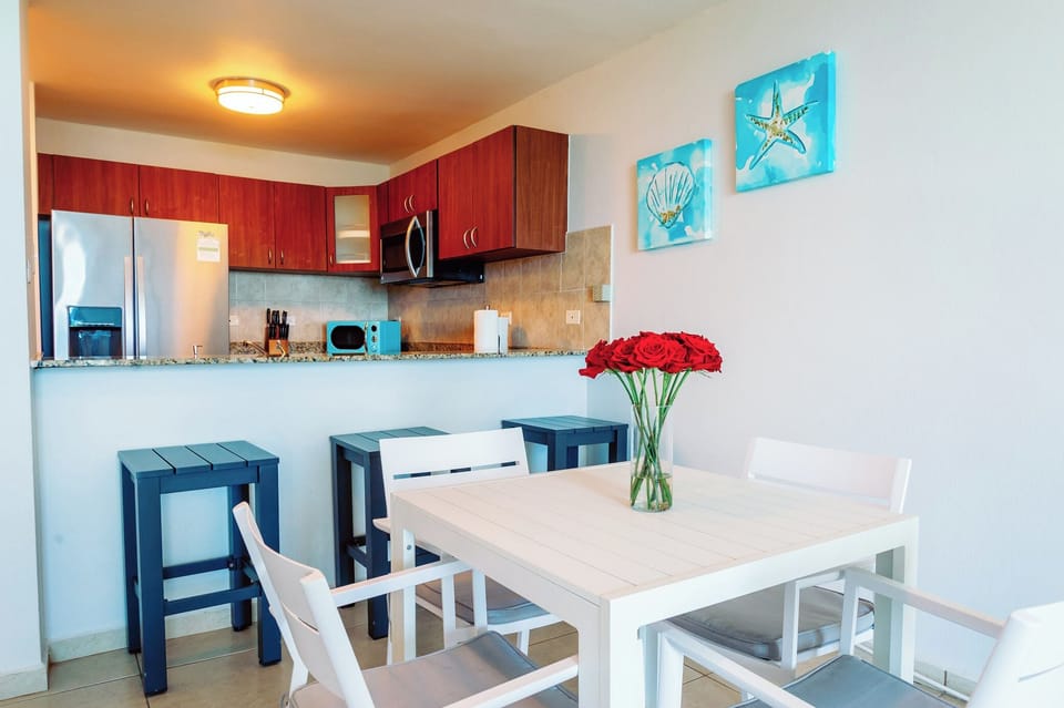 Apartment, Balcony, Ocean View | Dining