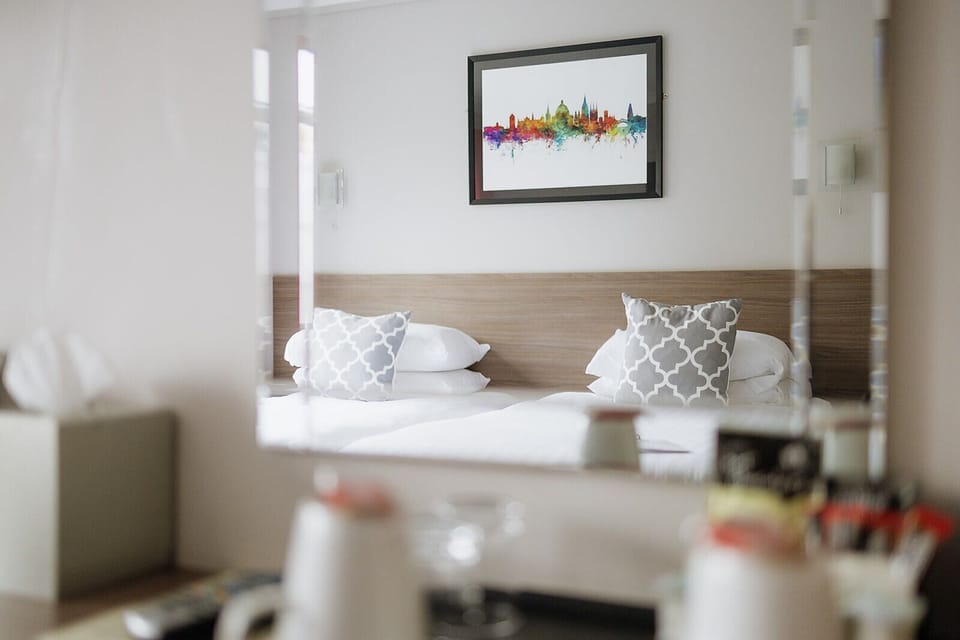 Twin Room | Desk, iron/ironing board, free WiFi, bed sheets