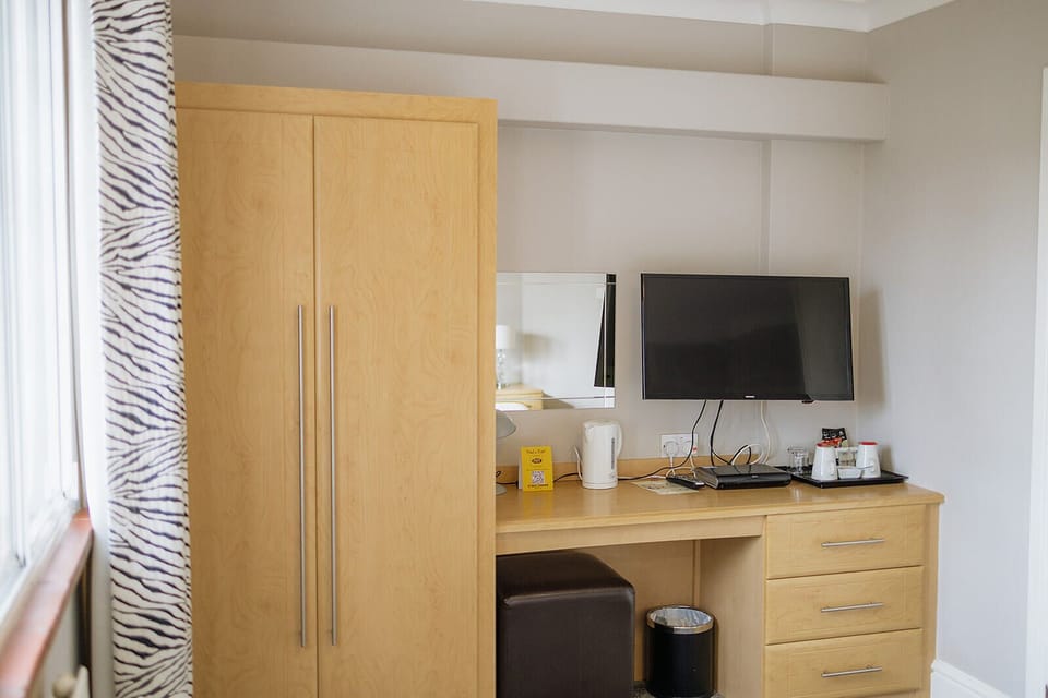 Superior Double Room | Desk, iron/ironing board, free WiFi, bed sheets