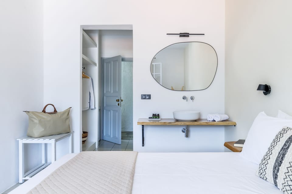 Superior Double Room, Sea View | In-room safe, iron/ironing board, free WiFi, bed sheets