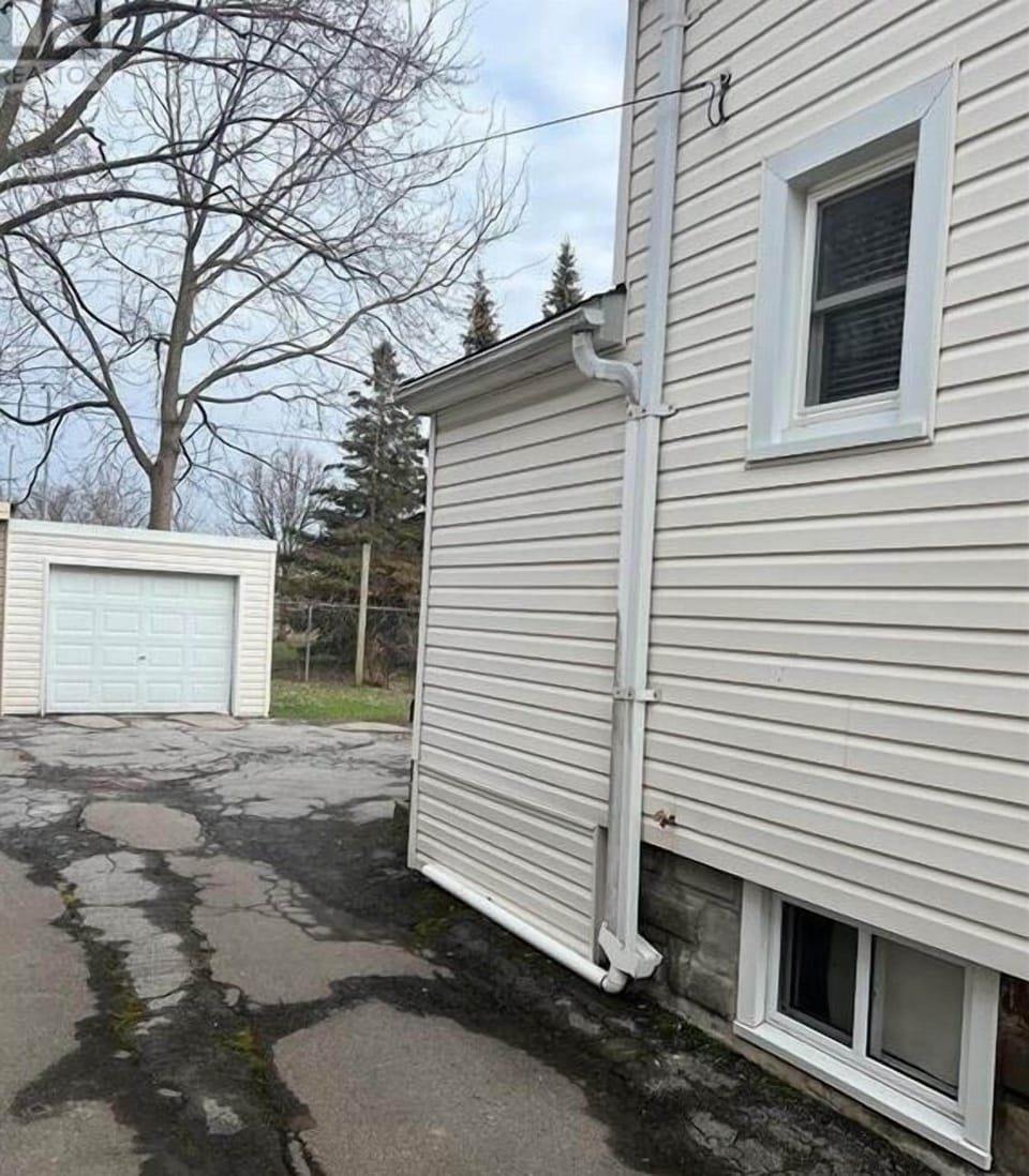 Comfort House | Property grounds
