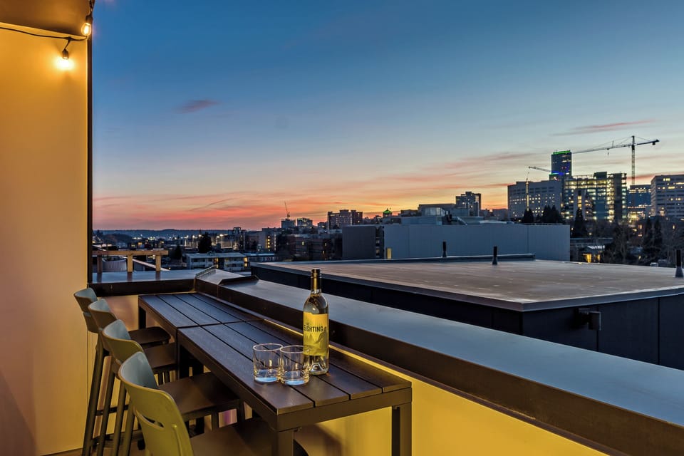 Golden hour, city lights, and rooftop vibes 🌅🍸