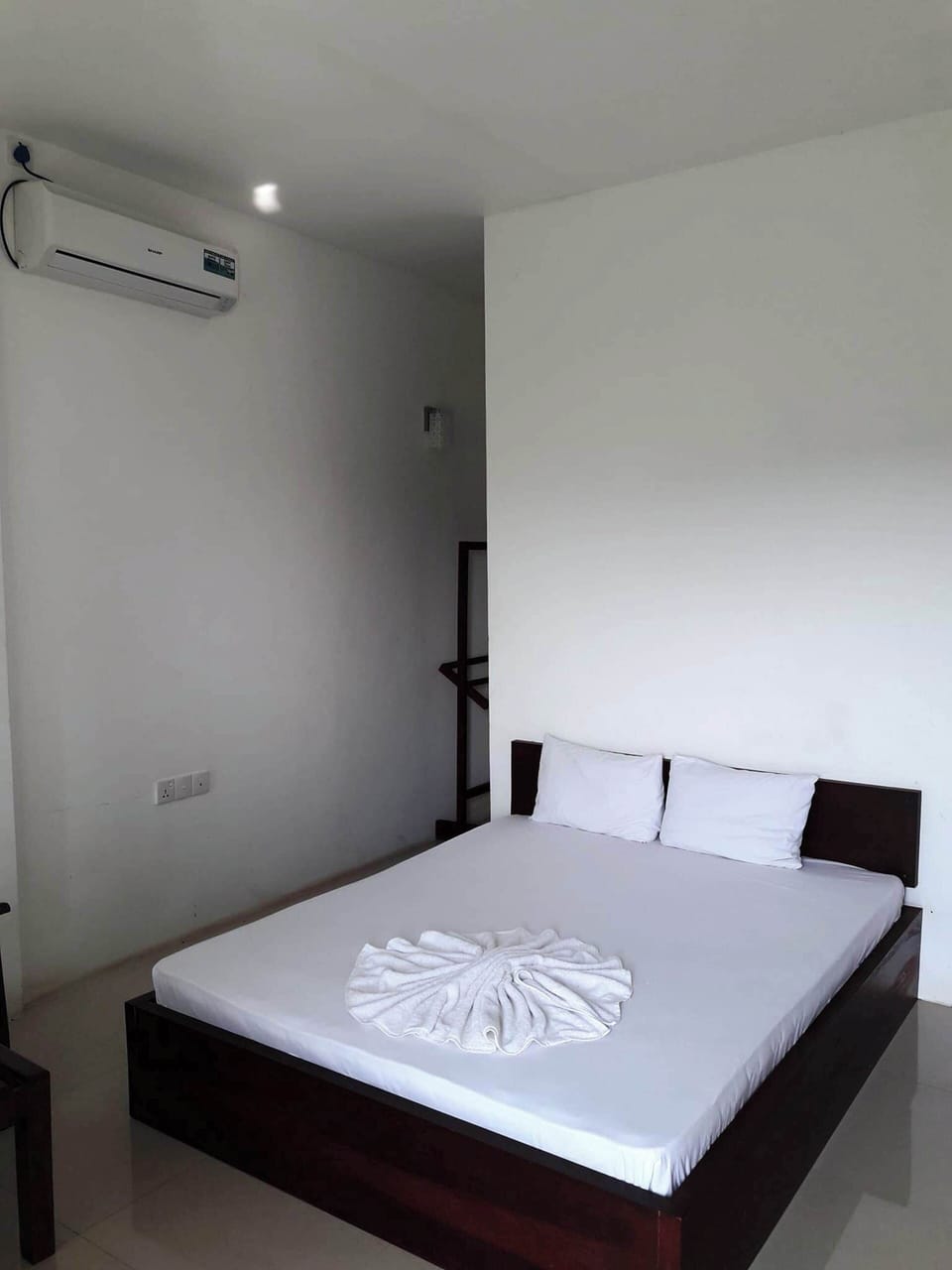 Comfort Double Room | In-room safe, desk, laptop workspace, blackout drapes