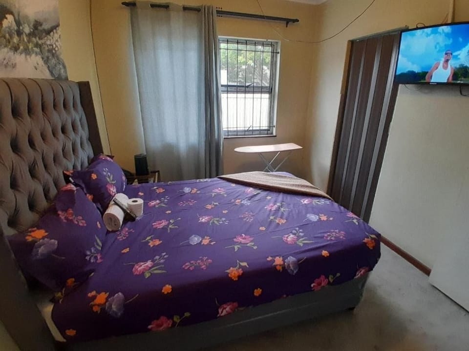 Deluxe Single Room, City View | Soundproofing, iron/ironing board, free WiFi
