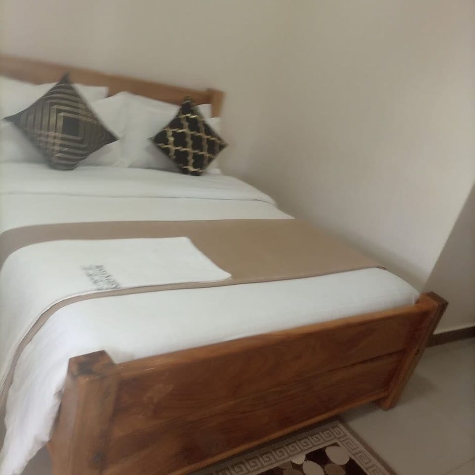 Deluxe Single Room | Free WiFi, bed sheets