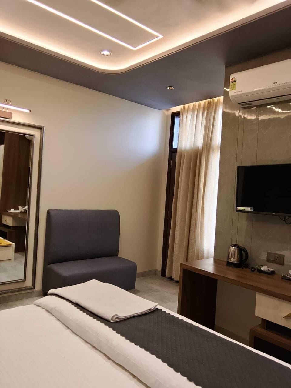 Deluxe Double Room | Desk, laptop workspace, WiFi (free)