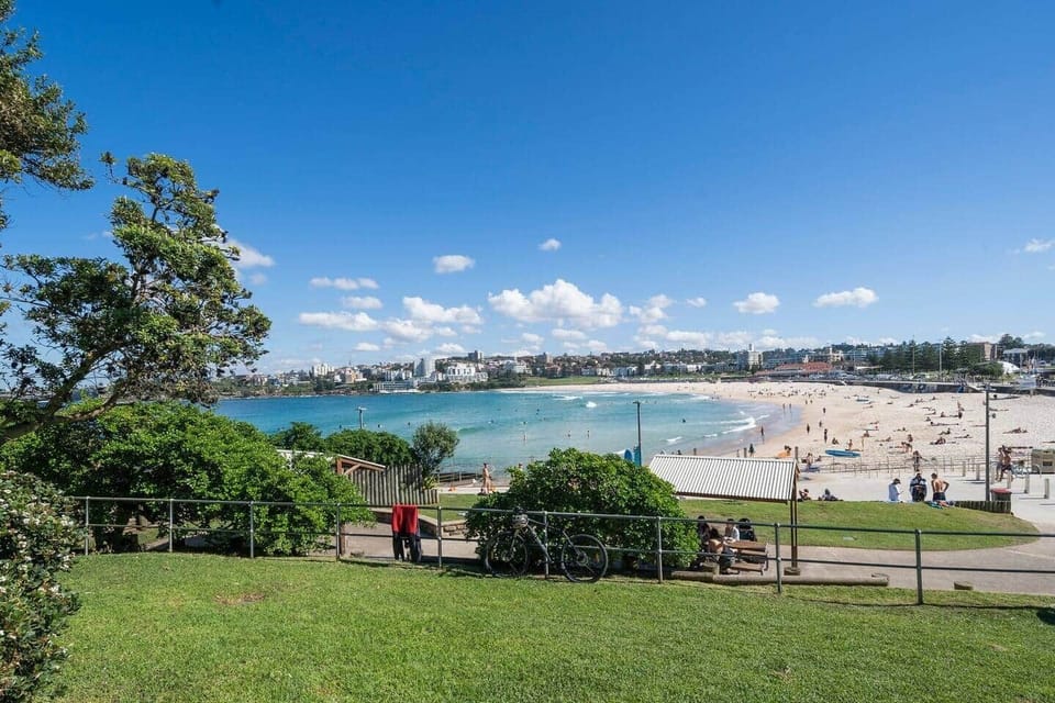 Opposite the building bbq, nice relaxing area with bbqs
#bondi #bondi beach# north bondi #beach #sydney # bondi junction #coogee # bronte