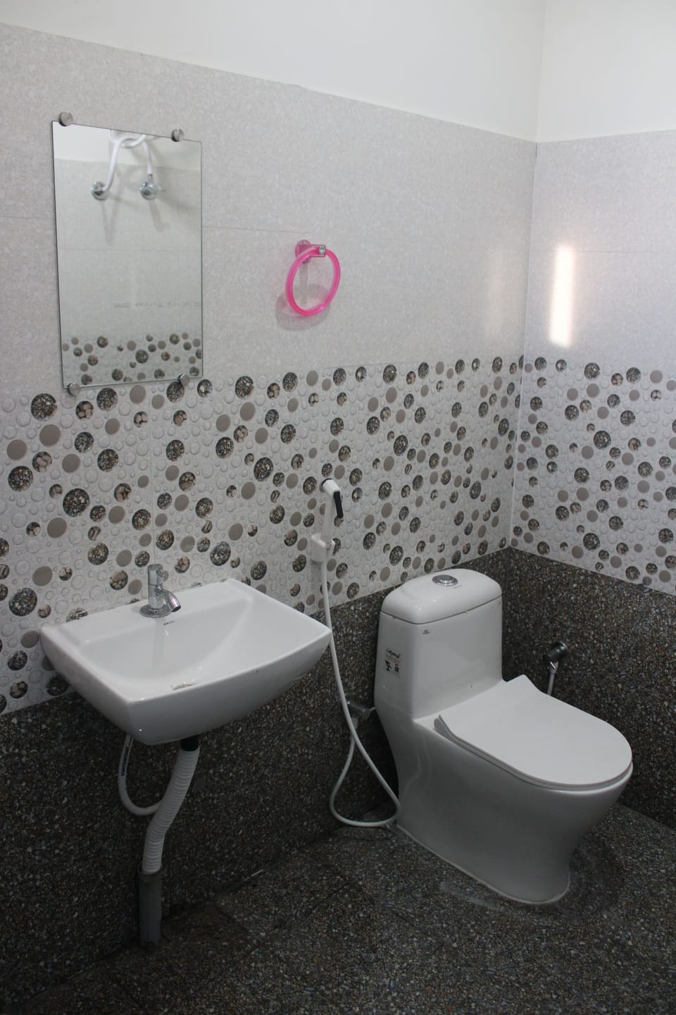 Combined shower/tub