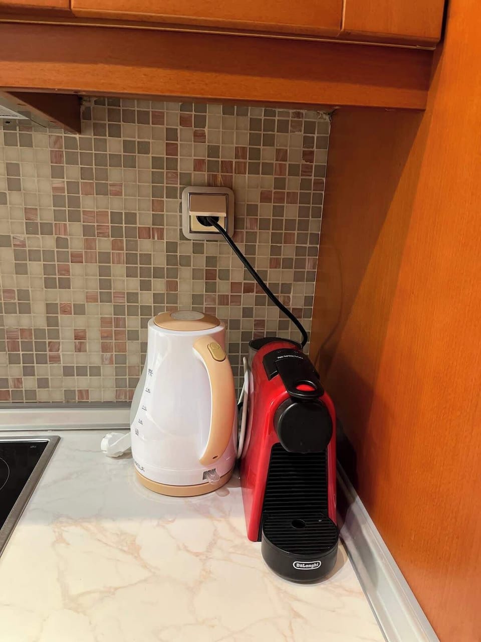 Coffee Station Detail
Small coffee preparation corner with kettle and essentials.