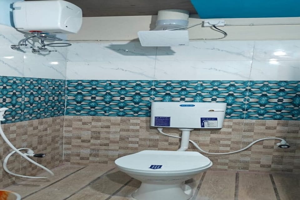 Deluxe Single Room, Balcony, Mountain View | Bathroom | Shower, bathrobes, slippers, towels