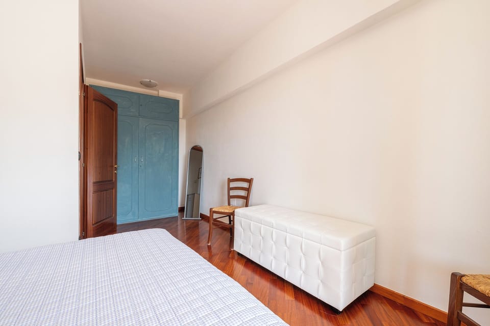 Iron/ironing board, free WiFi