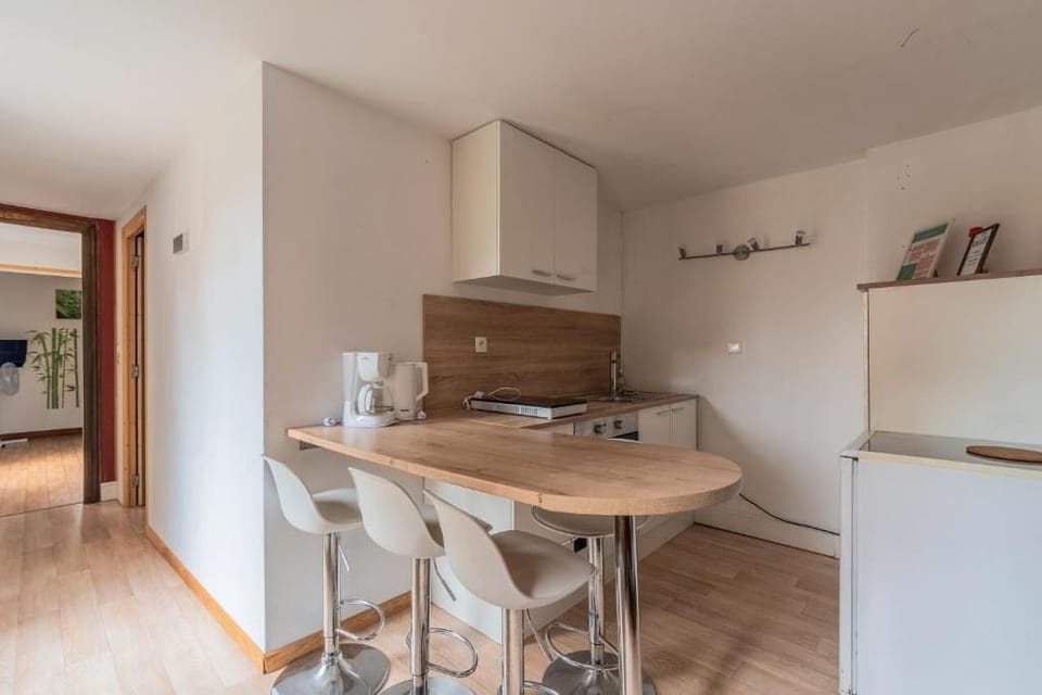 Apartment, 2 Bedrooms, Courtyard View | Private kitchen