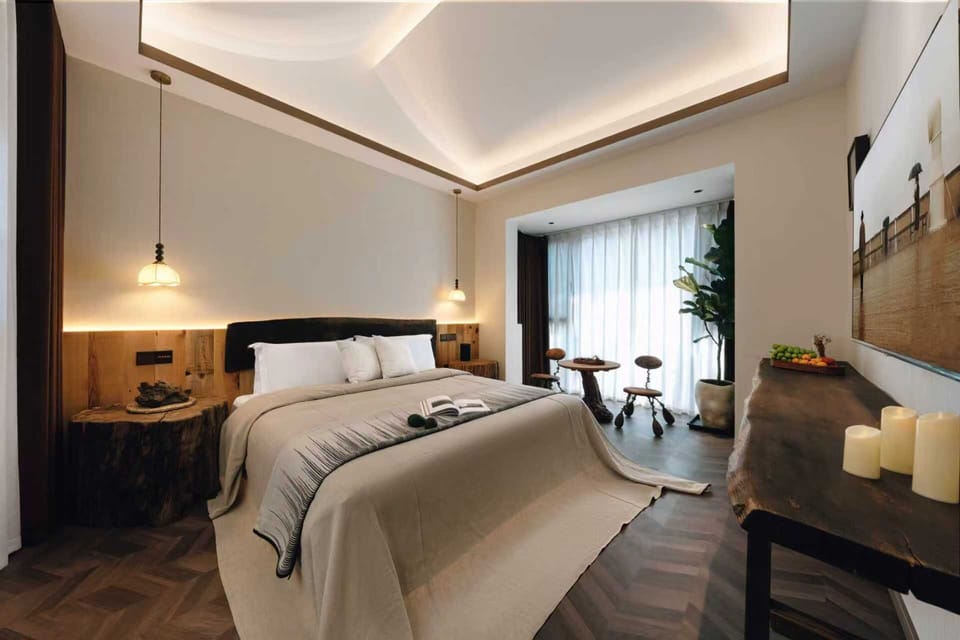 Deluxe Double Room, Private Bathroom, Mountain View | Desk, laptop workspace, blackout drapes, soundproofing