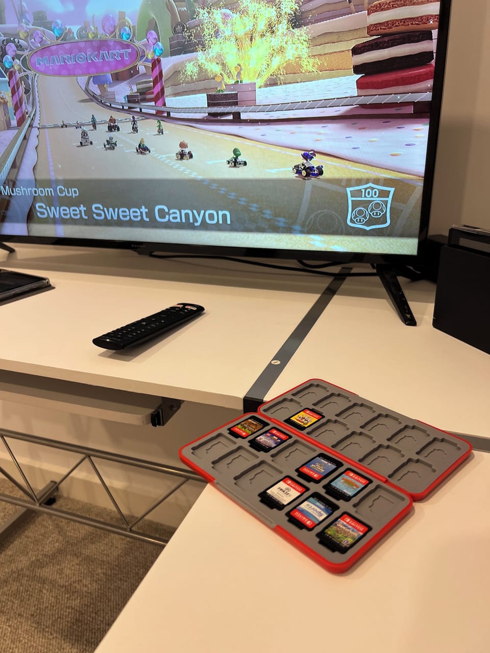 smart tv, nintendo games. 