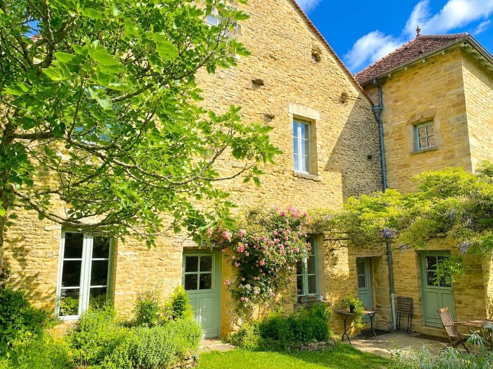 Photo façade gite bourguignon - Clos de Fougères
