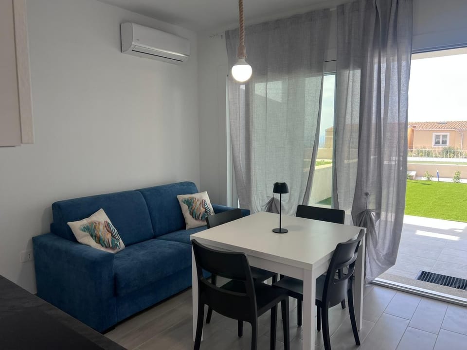 Apartment | Dining