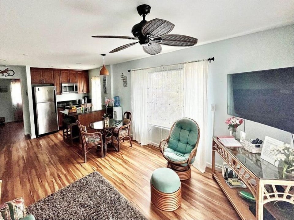 Spacious living room.