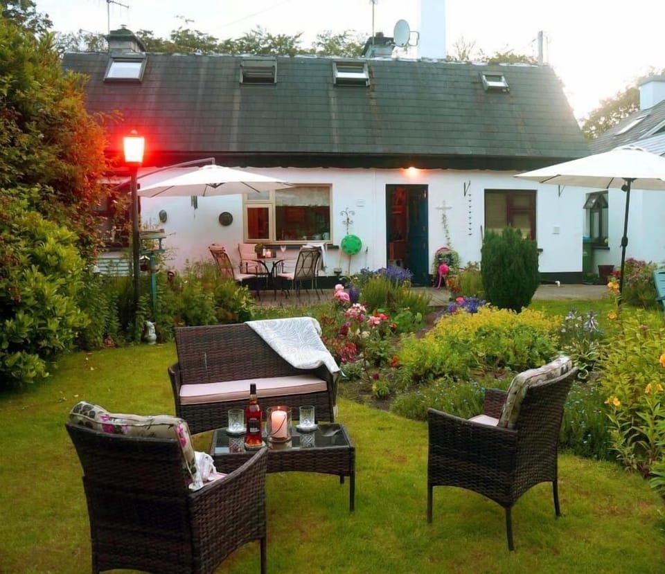Deluxe Cottage, 3 Bedrooms, Patio, Garden View | Terrace/patio