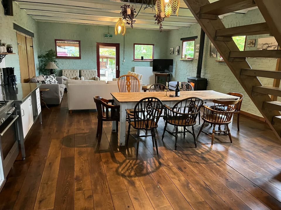Natuur Vakantie Bonte Haan - Natuurhuisje De Stal - dining room